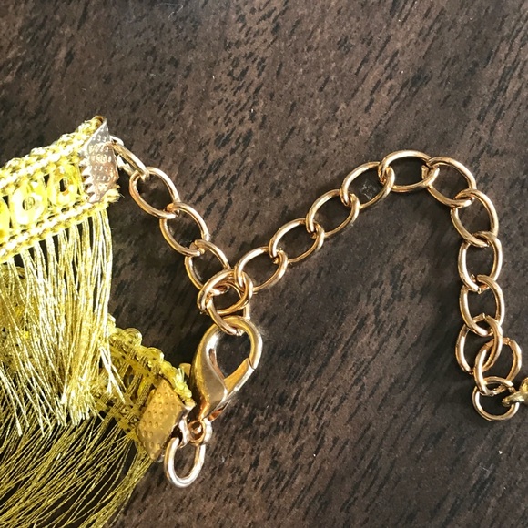 🆕✨Gold Fringe Fabric Choker✨ - Picture 4 of 7